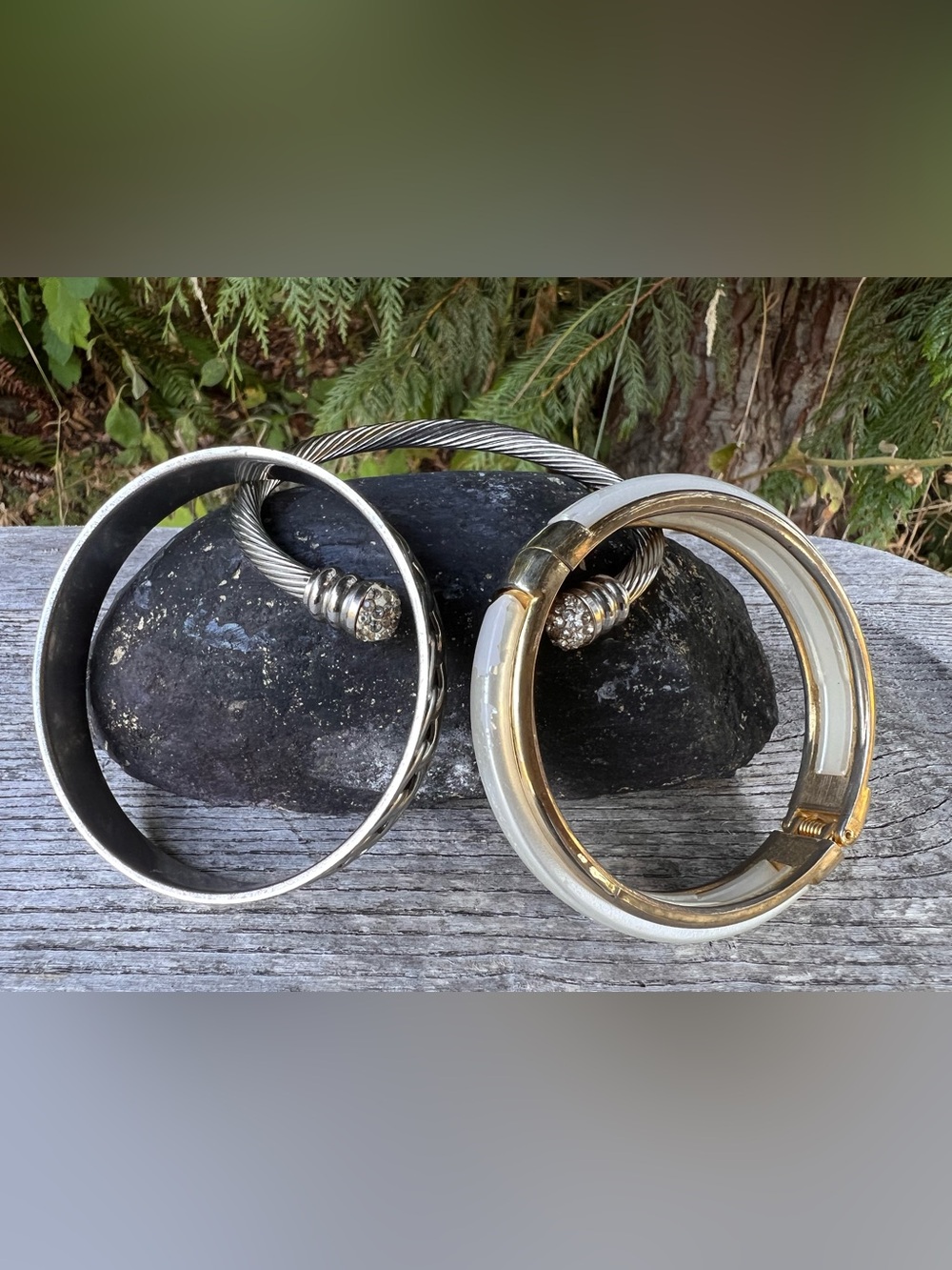 Lot of Three Bracelets ❤️